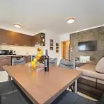 Giardin With Terrace