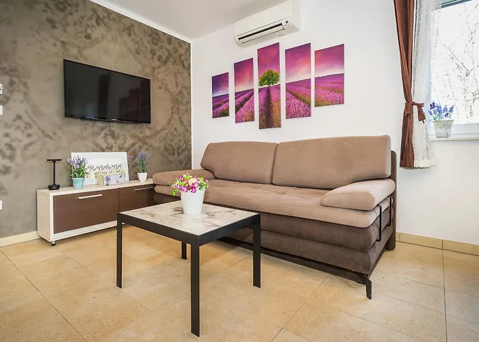 Giardin With Terrace Apartmán Baška