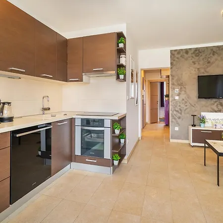 Appartement Giardin With Terrace